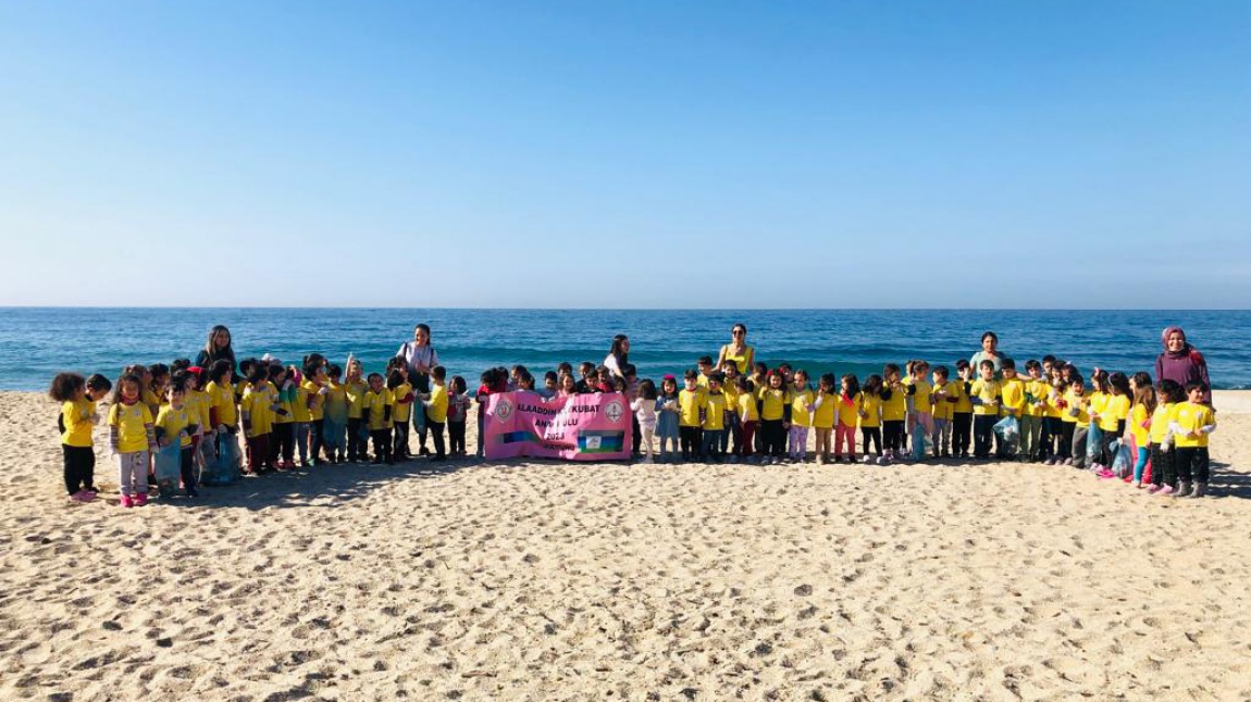 Eko Okul Projesi Çevre etkinlik günü kapsamında sahil temizliği yaptık